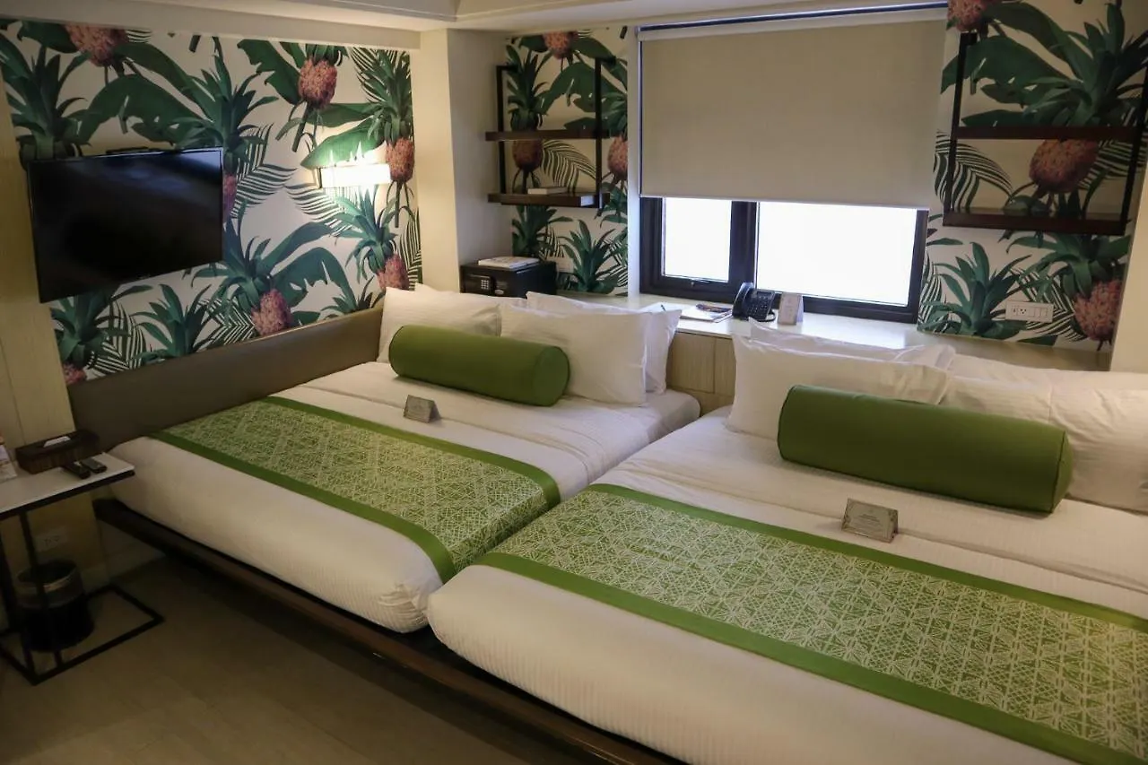 Mella Hotel Paranaque City 4*,